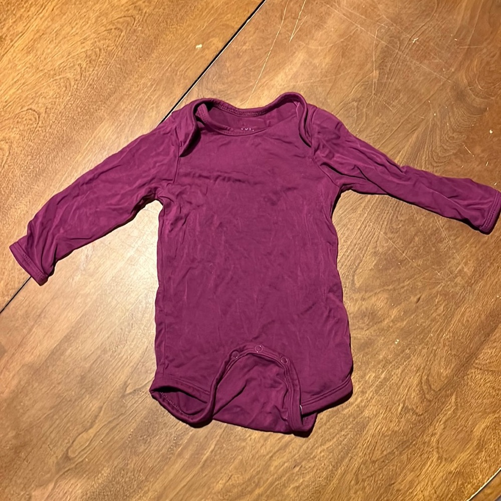 3-6 month kyte baby long sleeve onsie